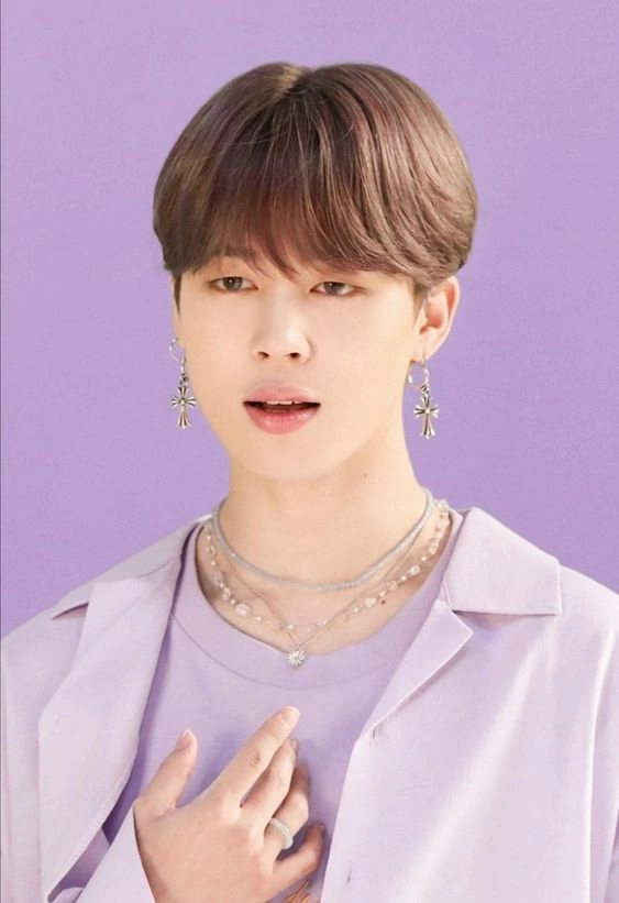 Silver Chained Daisy Pendant Necklace | Jimin - BTS