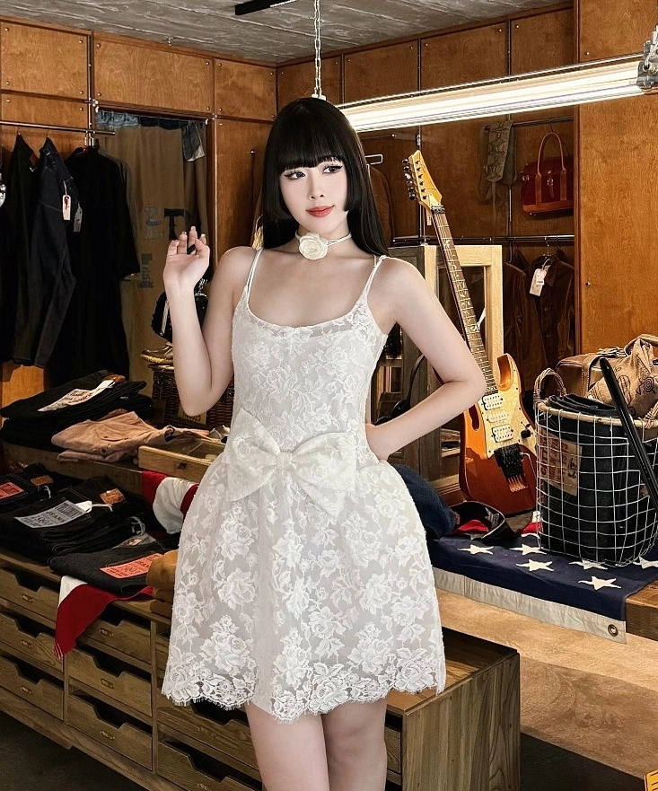 White Bow Accent Floral Lace Dress | Momo - Twice - Fashion