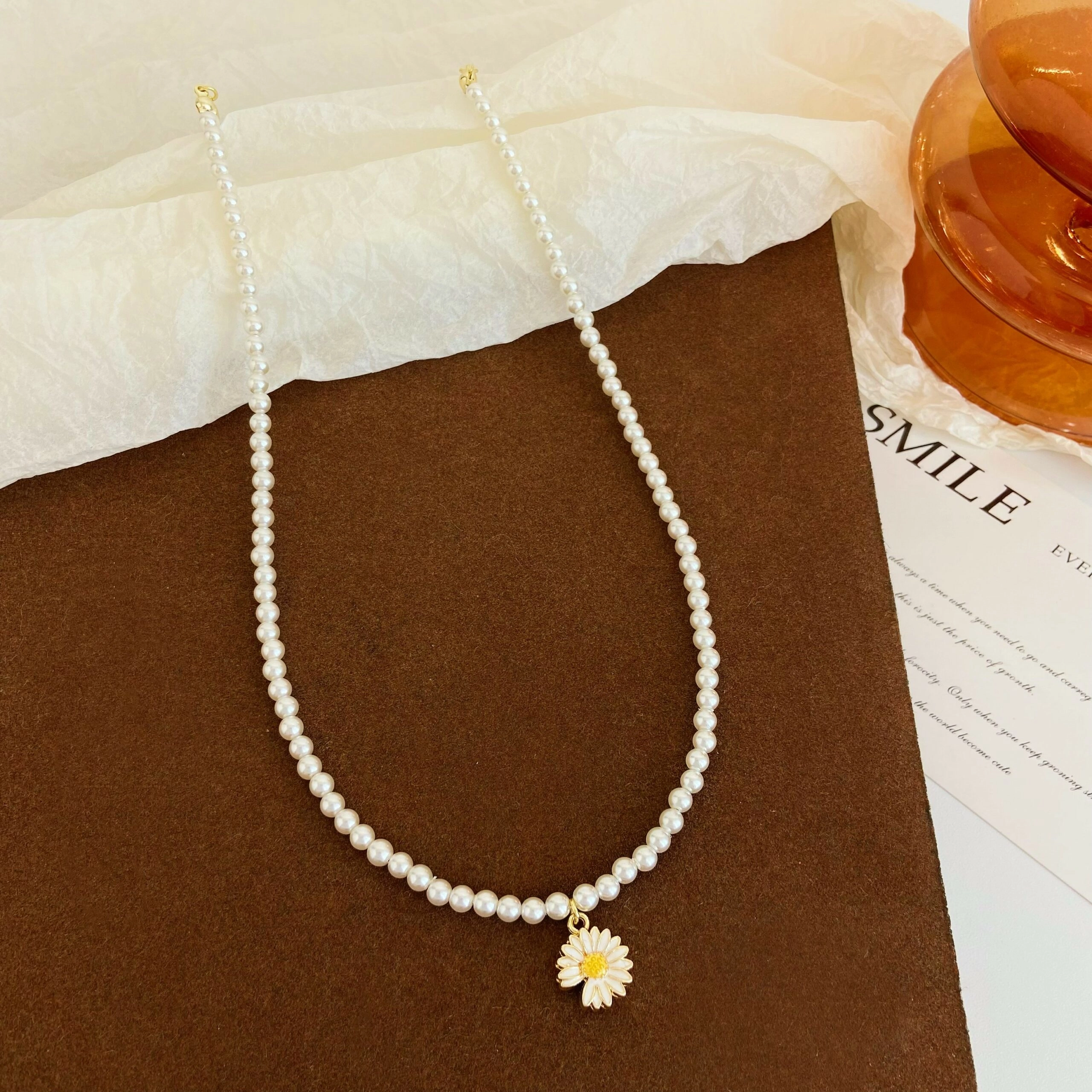 White Daisy Pendant Pearl Necklace | Bang Chan - Stray Kids