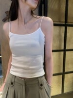 TWICE タンクトップ　MOMO TWICE・MOMO（28）、“おへそチラ見え”ミニスカタンクトップ姿に