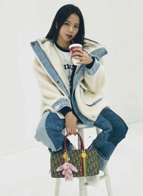 BLACKPINK JISOOジス AMORTAGE CROP TSHIRT BLACKPINK JISOO AMORTAGE CROP TSHIRT | eBay