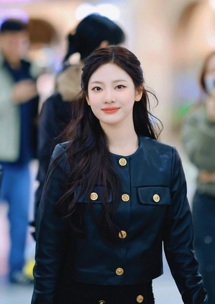 Black Big Buttoned Leather Jacket | Ningning - Aespa
