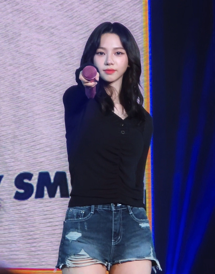 Black Ruched Button Down Top | Karina - Aespa - Fashion Chingu