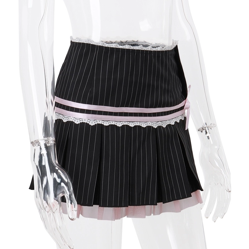 Black Striped Lace Accent Pleated Skirt Yunjin Le Sserafim - Main Image