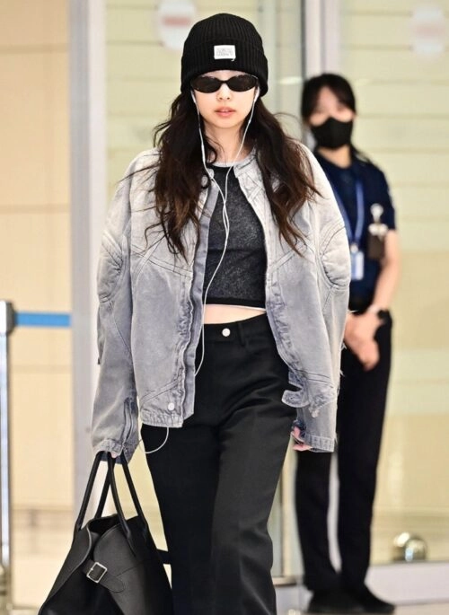 Black Zip-Up Puffer Jacket | Jennie - BlackPink - Fashion Chingu