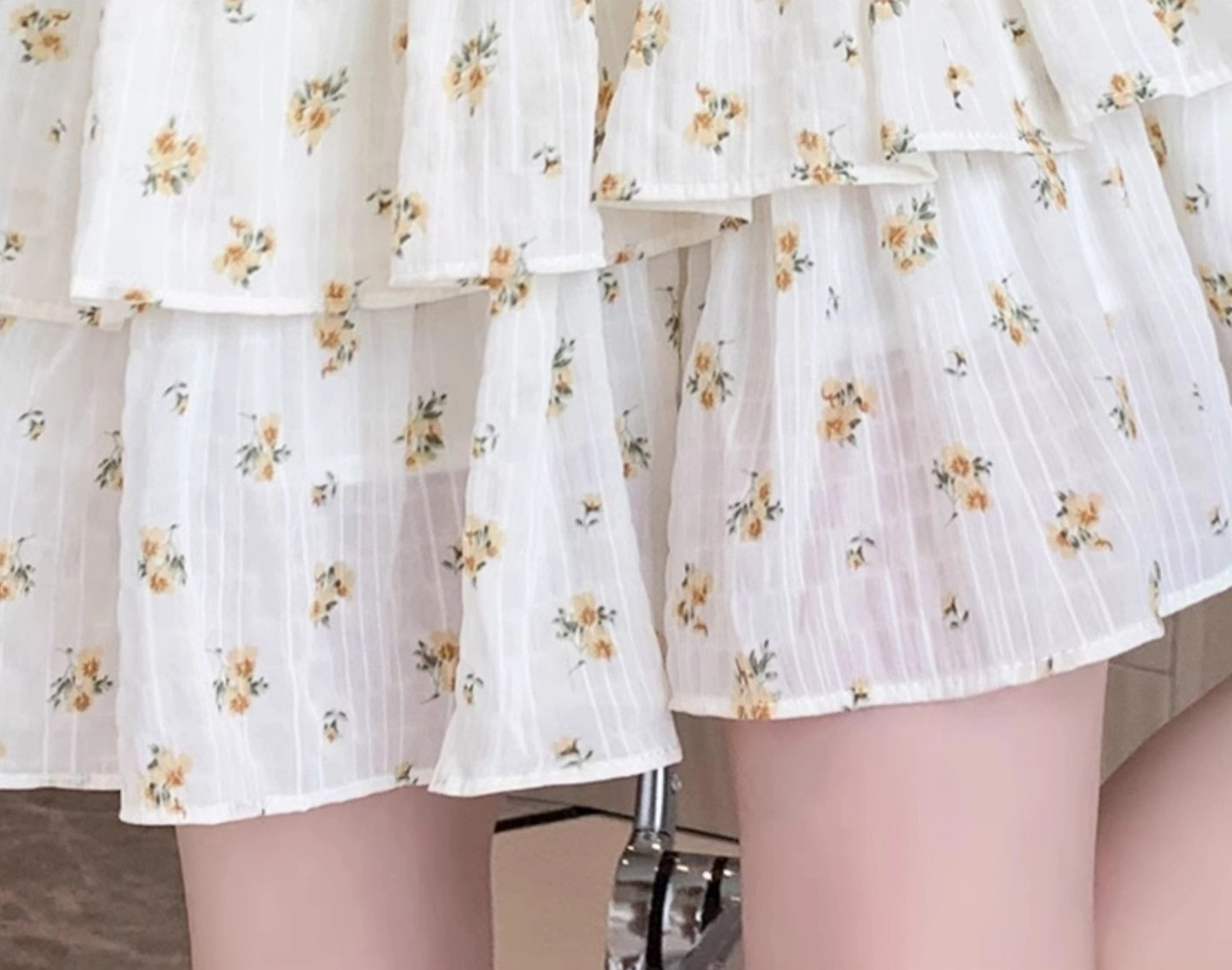 White Floral Layered Skirt | Tzuyu - Twice - Fashion Chingu