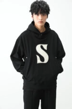 Black Letter Patched Hoodie | Sanha - Astro - Fashion Chingu