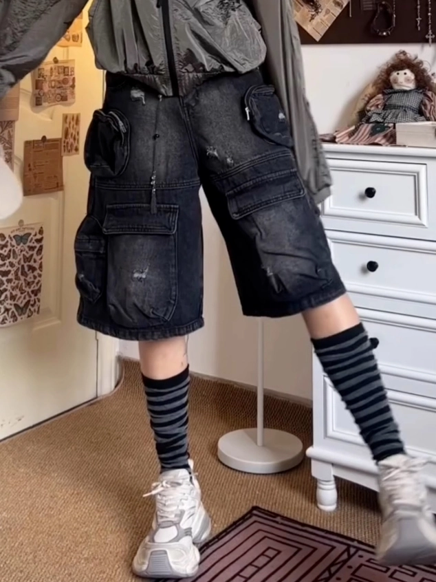Black Multi-Pockets Cargo Shorts | Jihyo - Twice - Fashion