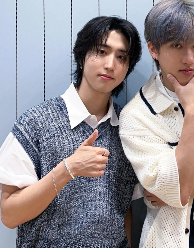 BLOND9☆StrayKids着用☆BASIC V NECK KNIT SWEATER 全4色 org.jpg