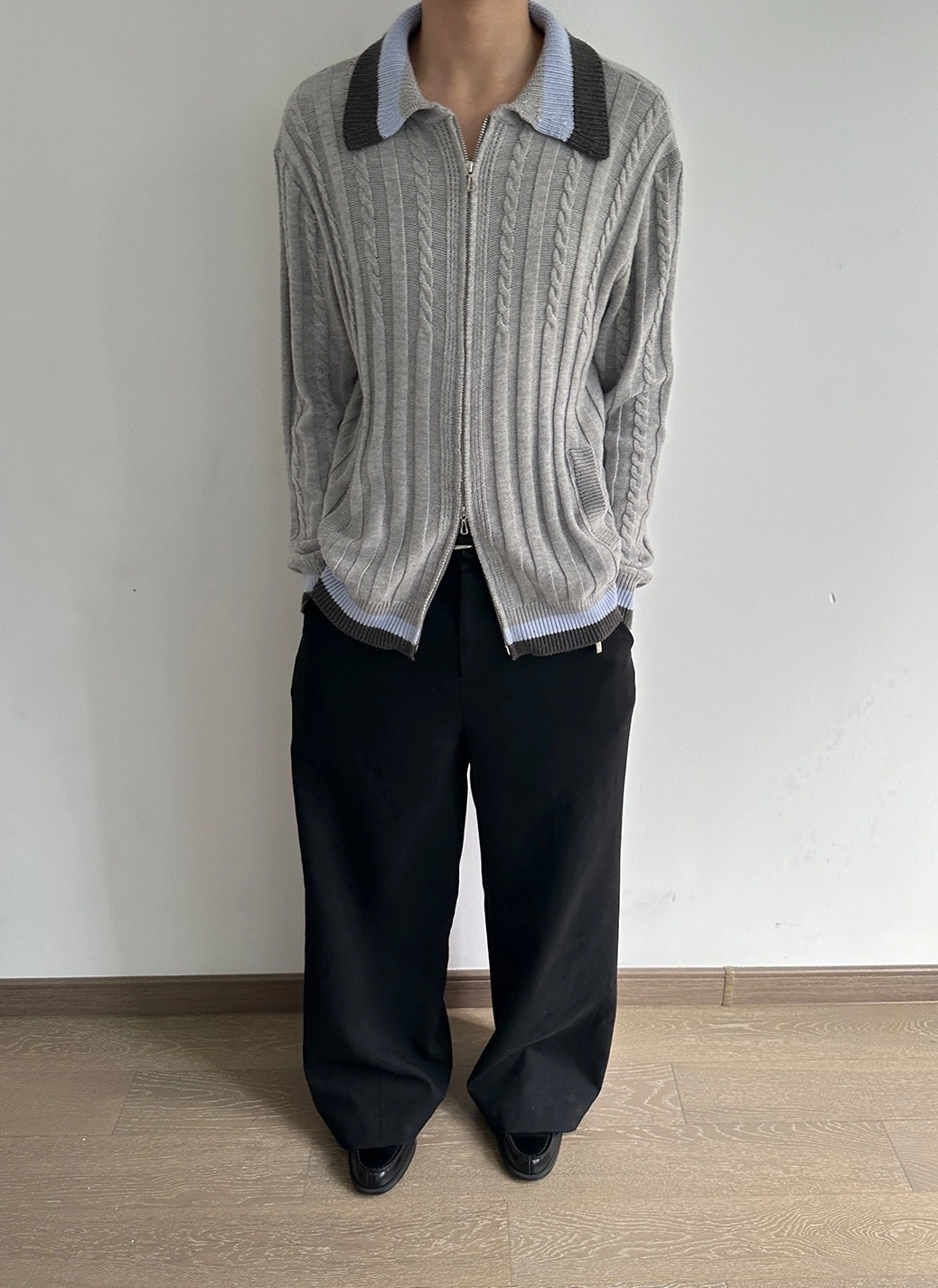 Grey Twist Pattern Cardigan With Blue Collar | Hyunjin