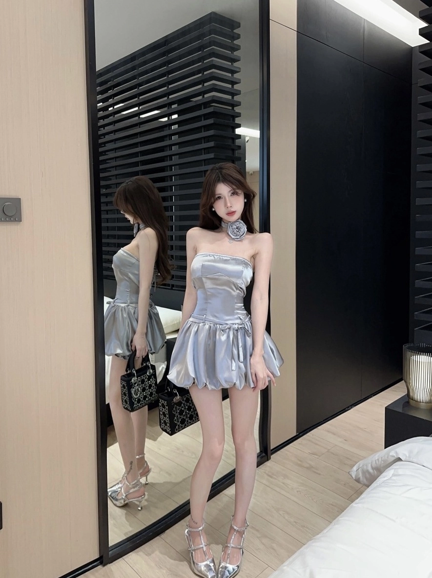DREAMCATCHER ジユ Metallic Grey Puff Dress With Floral Neck Detail | Jiu