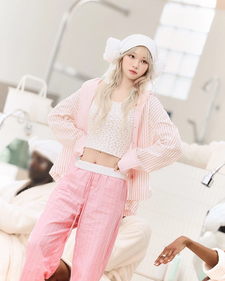 Pink Striped Pajama Pants | Chaewon - Le Sserafim - Fashion