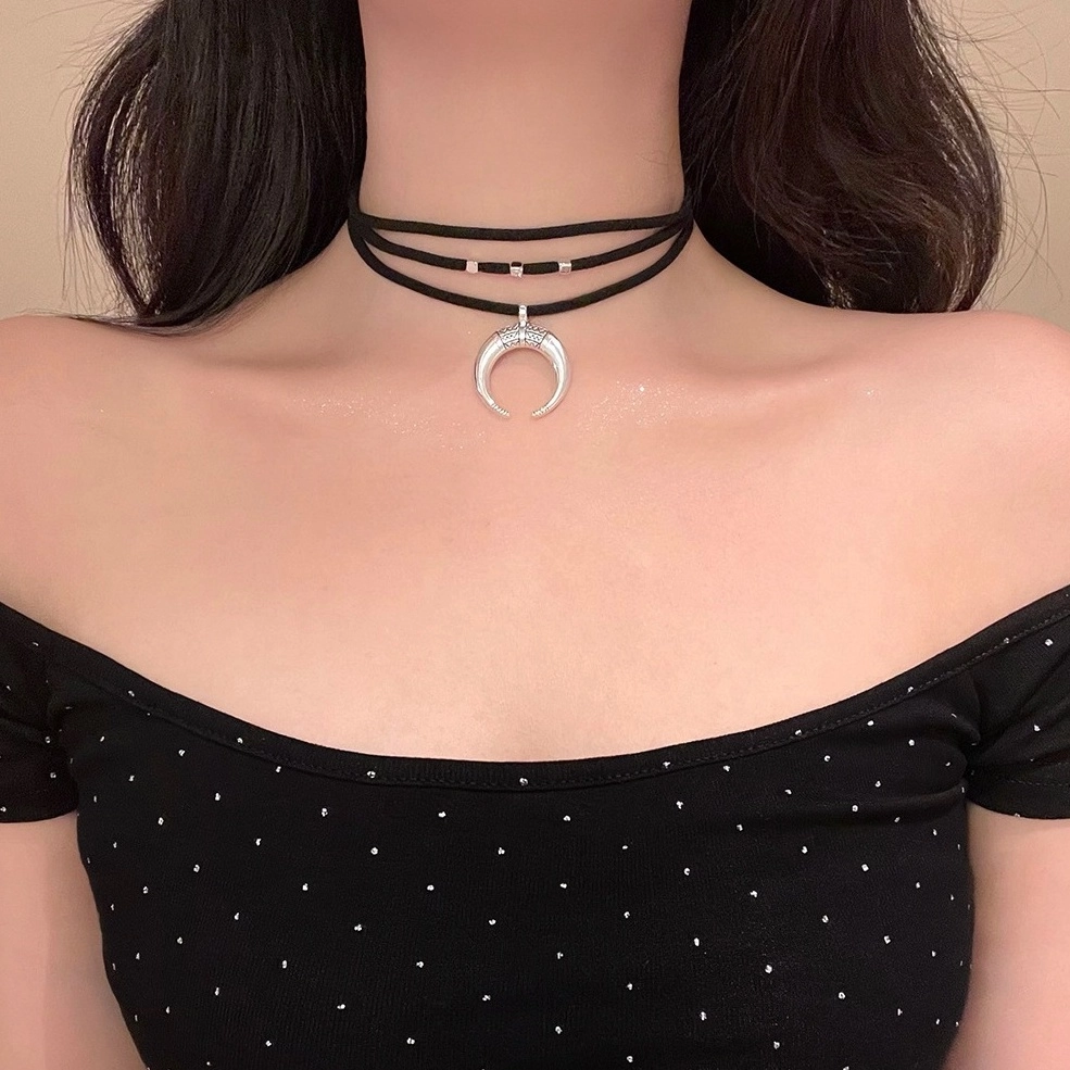 Silver Crescent Multi-Layer Choker Necklace | Hyunjin
