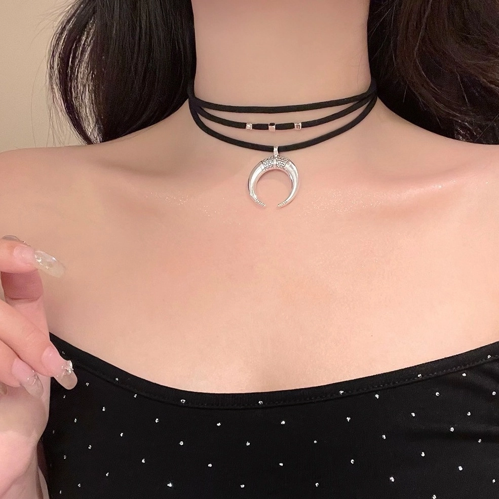 Silver Crescent Multi-Layer Choker Necklace | Hyunjin