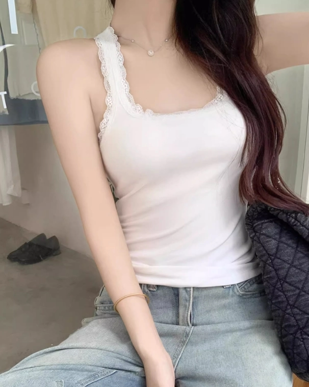 White Lace Linings Tank Top | Chaewon - Le Sserafim
