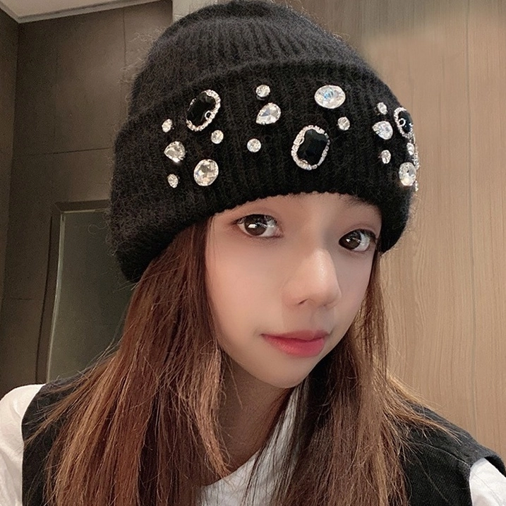 Black Gems Knitted Beanie | Yuta - NCT - Fashion Chingu