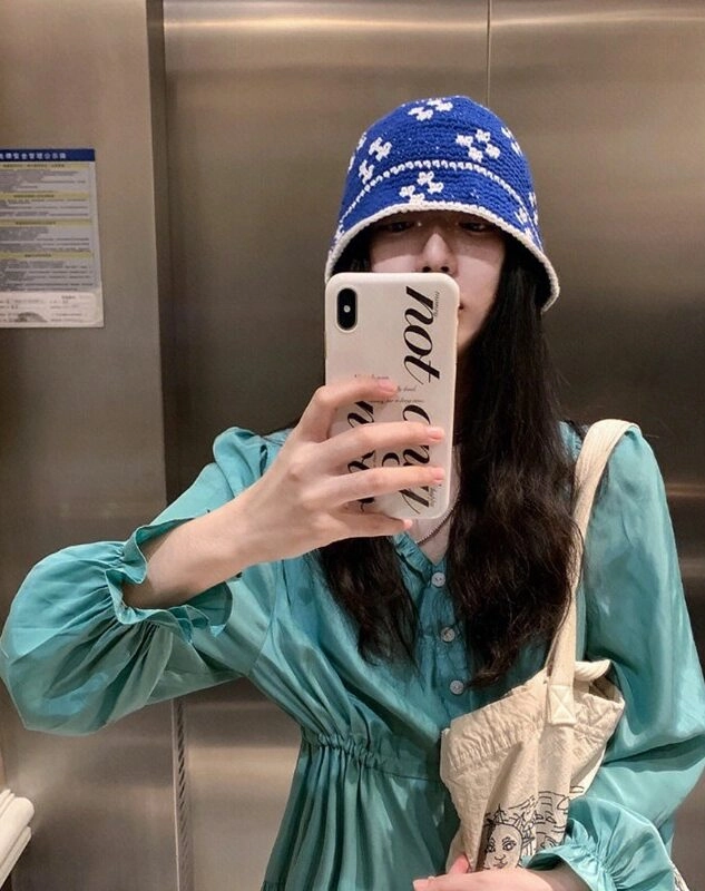 Blue Floral Knitted Hat | Giselle - Aespa - Fashion Chingu