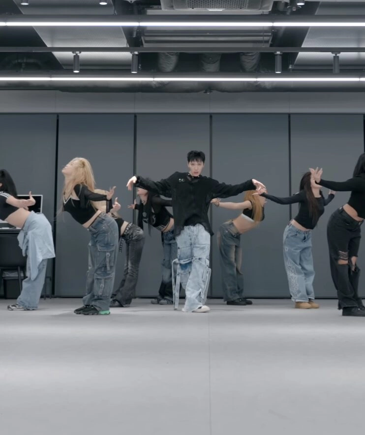 Blue Strappy Multi-Pocket Cargo Jeans Ten NCT Fashion Chingu