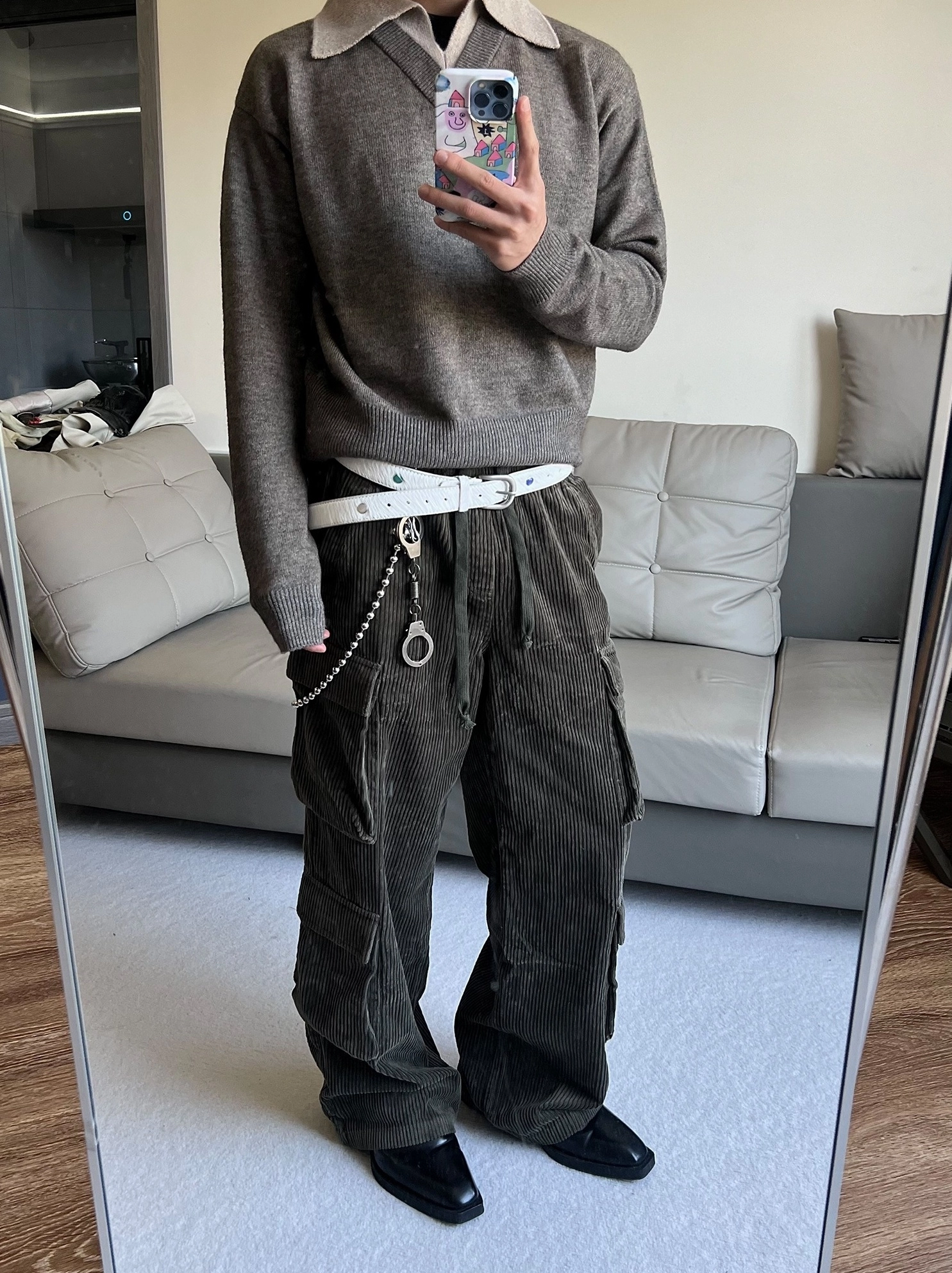 ★韓国人気★Rest & Recreation★LOGO CORDUROY PANTS REST & RECREATION 2411 LOGO CORDUROY PANTS - IVORY – Lines Up