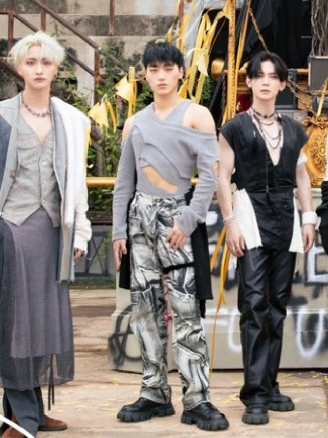 Grey Patchwork Print Wide-Leg Jeans | San - ATEEZ - Fashion