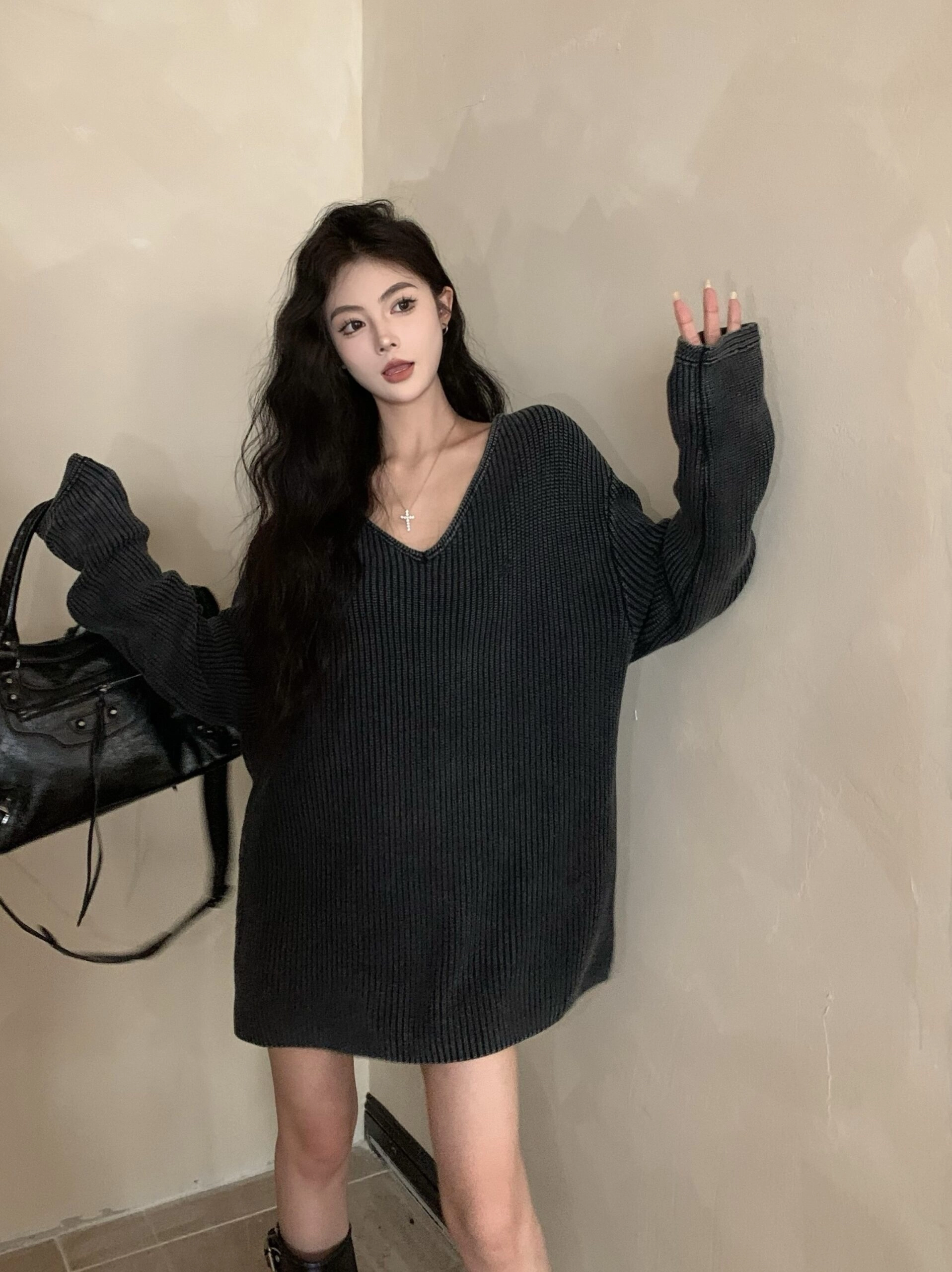 ★韓国人気★LOOKPLE★LOOK V-NECK NAPPING SWEATSHIRT Womens V Neck Sweatshirt Oversized Sweatshirt Long Sleeve