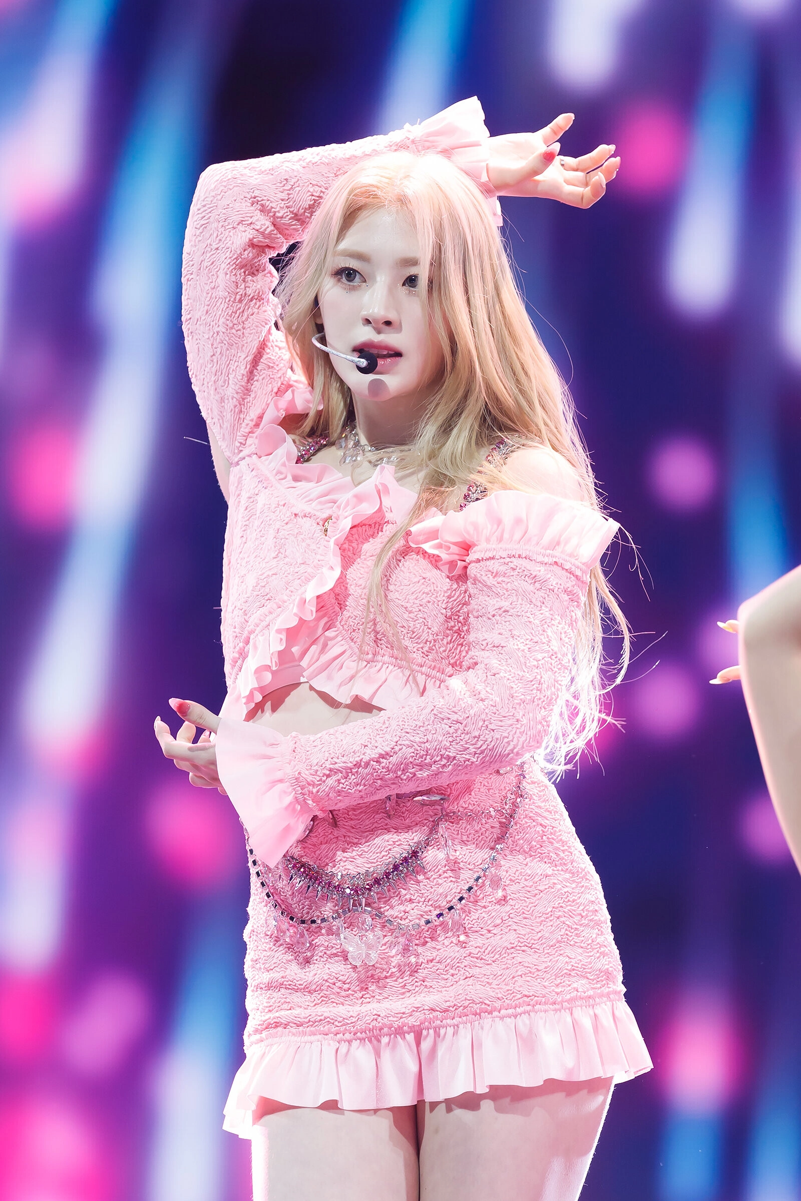 Pink Textured Ruffle Hem Skirt | Seeun - STAYC - Fashion Chingu