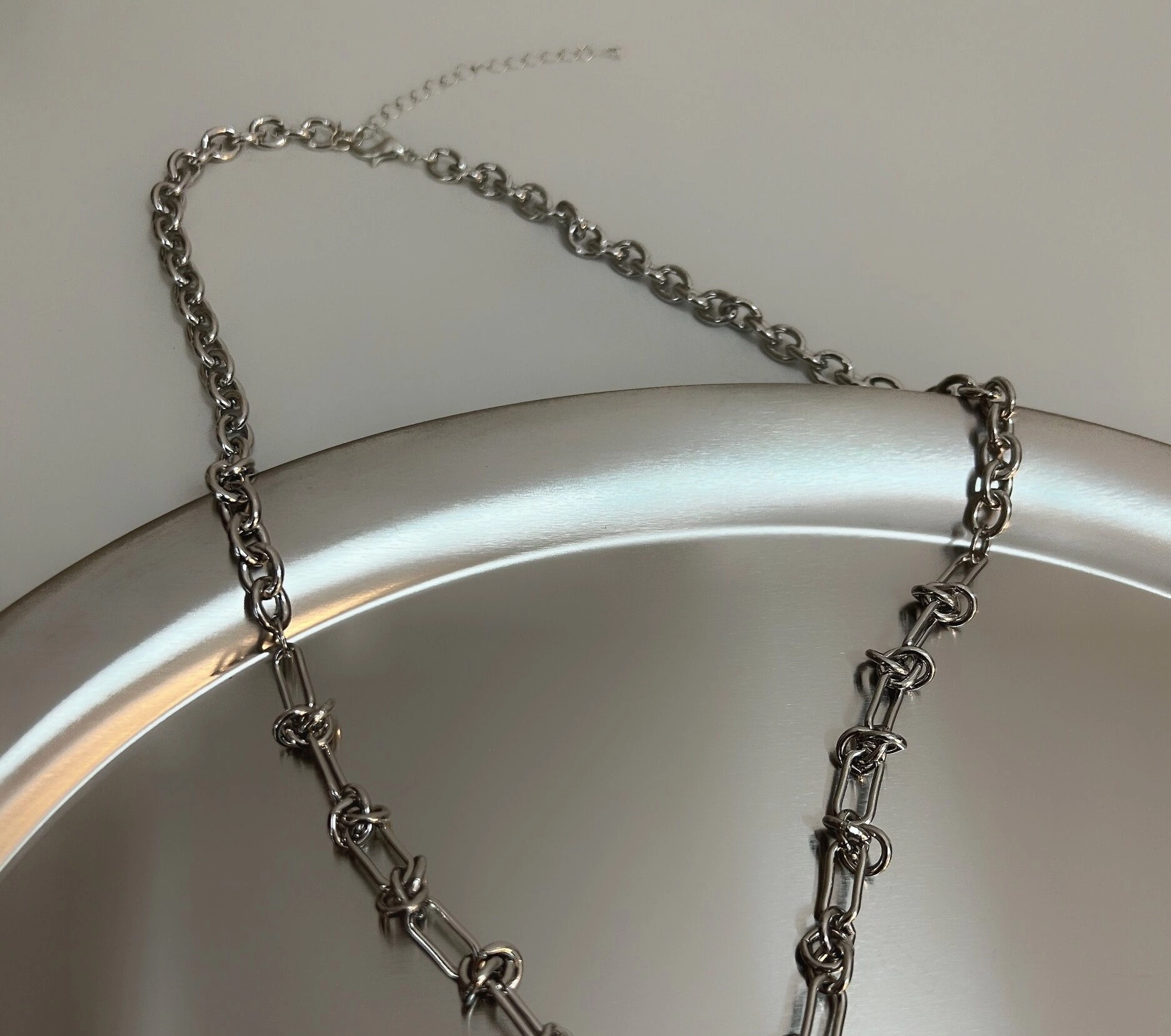 Silver Gothic Cross Necklace | Winter - Aespa - Fashion Chingu