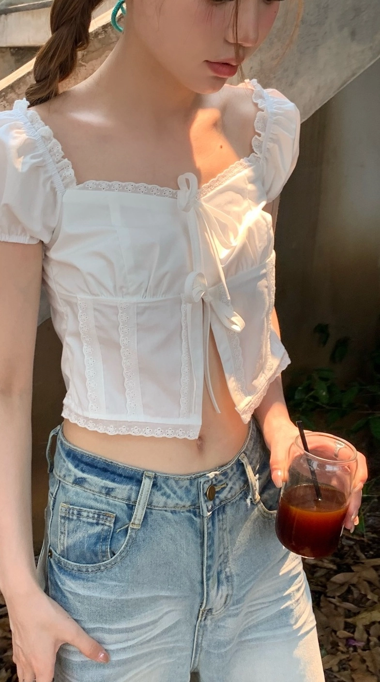 White Lace-Trimmed Square Neck Top | Jennie - BlackPink