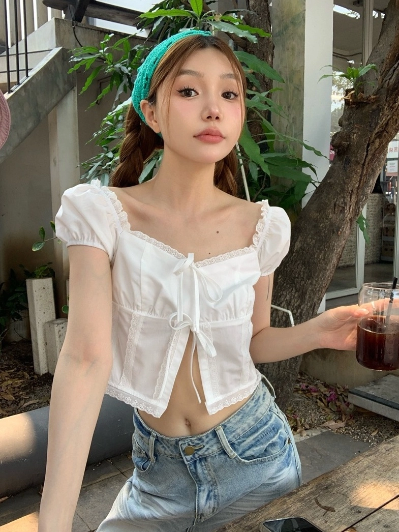 bibiy LISA PEPURAMU KNIT ジェニ jennie bibiy LISA PEPURAMU KNIT ジェニ jennie 着用新品 - メルカリ