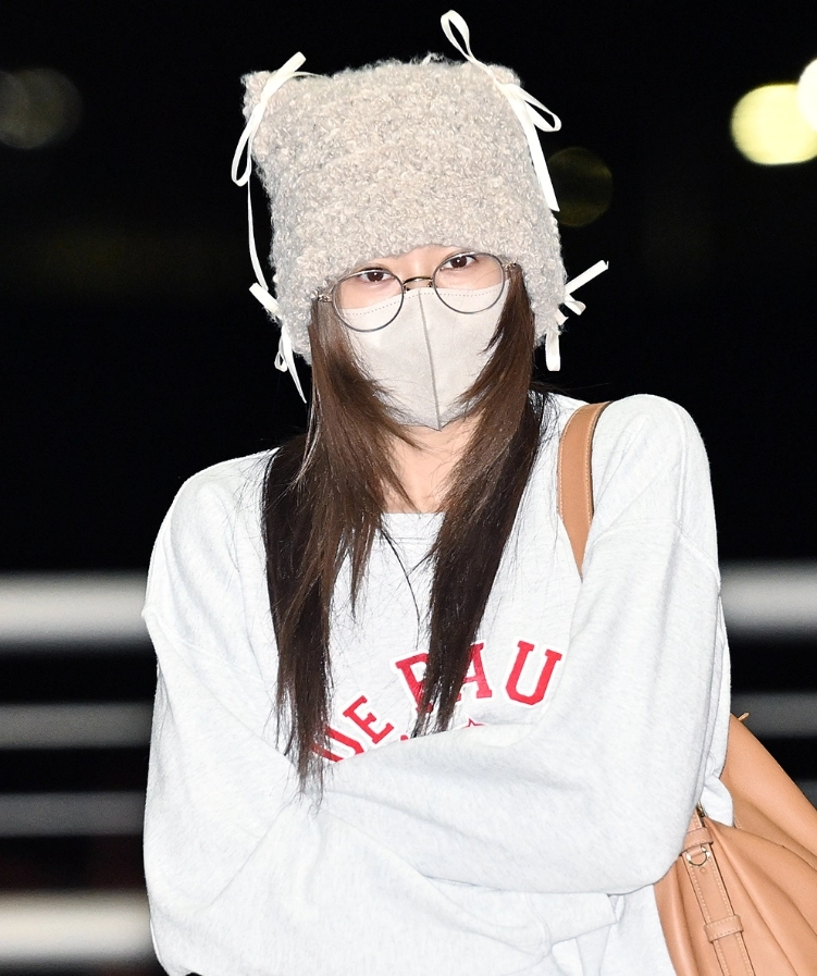 Beige Coquette Lace Cat Ears Beanie | Sana - Twice - Fashion