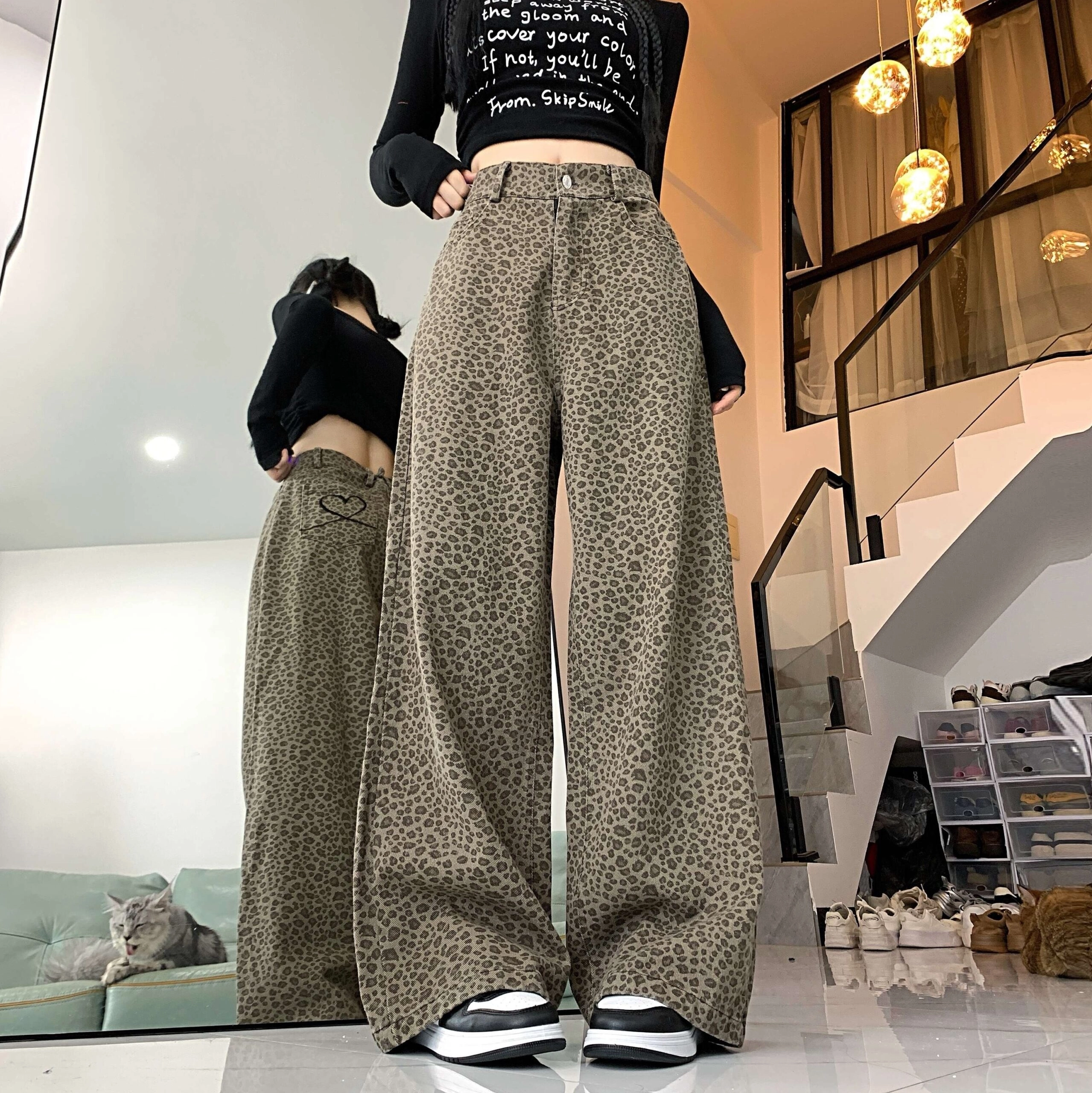 ★BLACKPINK ジェニ着用★Ordes★24FW LEOPARD STRAIGHT PANTS Beige Leopard Pattern Jeans | Jennie - BlackPink - Fashion