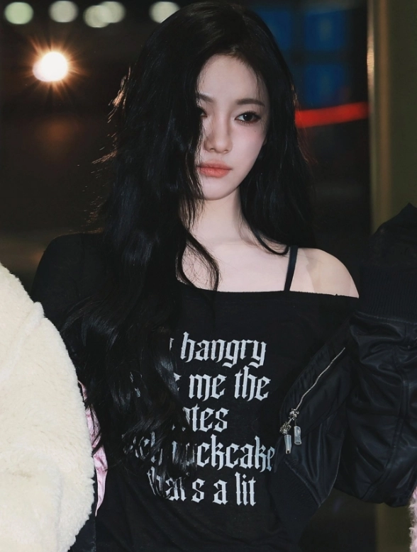 Black “So Hangry” Statement Print T-Shirt | Ningning - Aespa