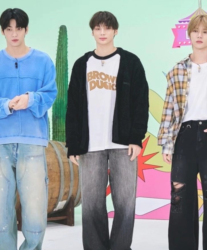 Black Gradient Denim Jeans | Hueningkai - TXT - Fashion Chingu