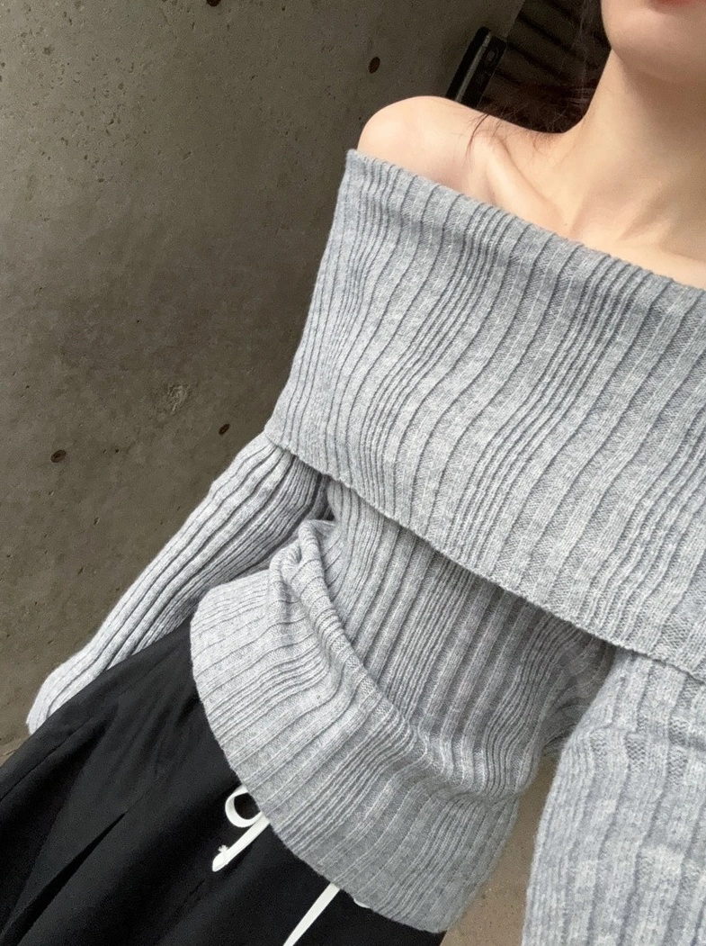Grey Off-Shoulder Ribbed Sweater | Seeun - STAYC - Fashion