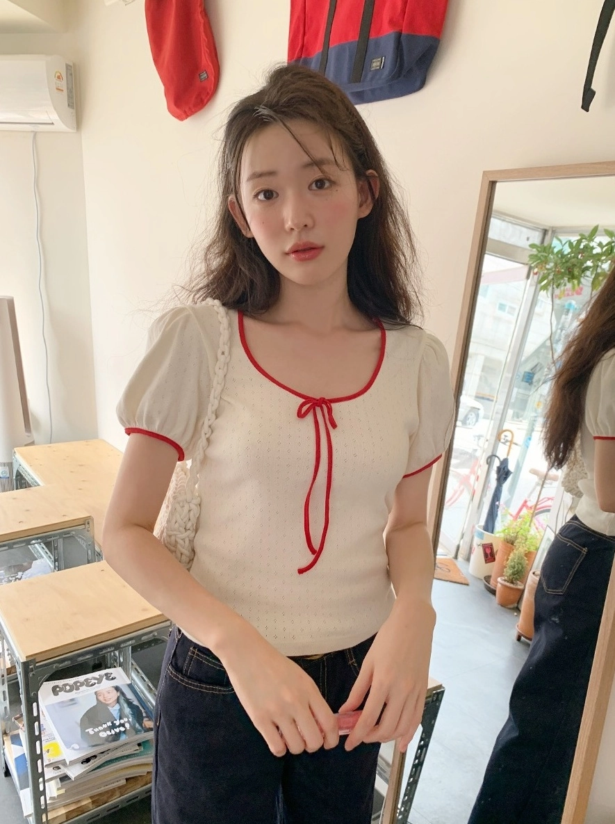 Off-White With Red Lining Puff Sleeve T-Shirt | Sakura - Le