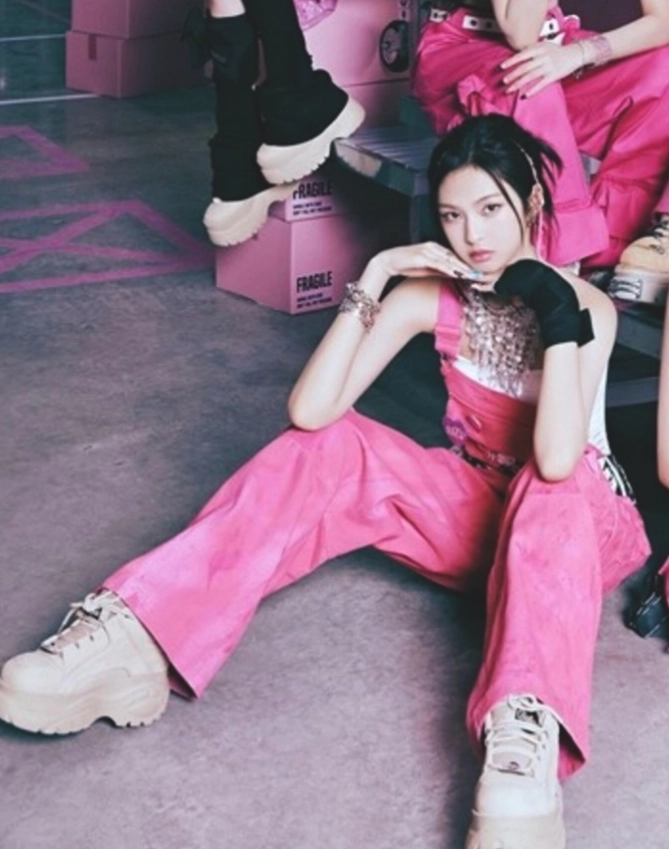 Pink Wide-Leg Denim Overalls | Chiquita - BabyMonster