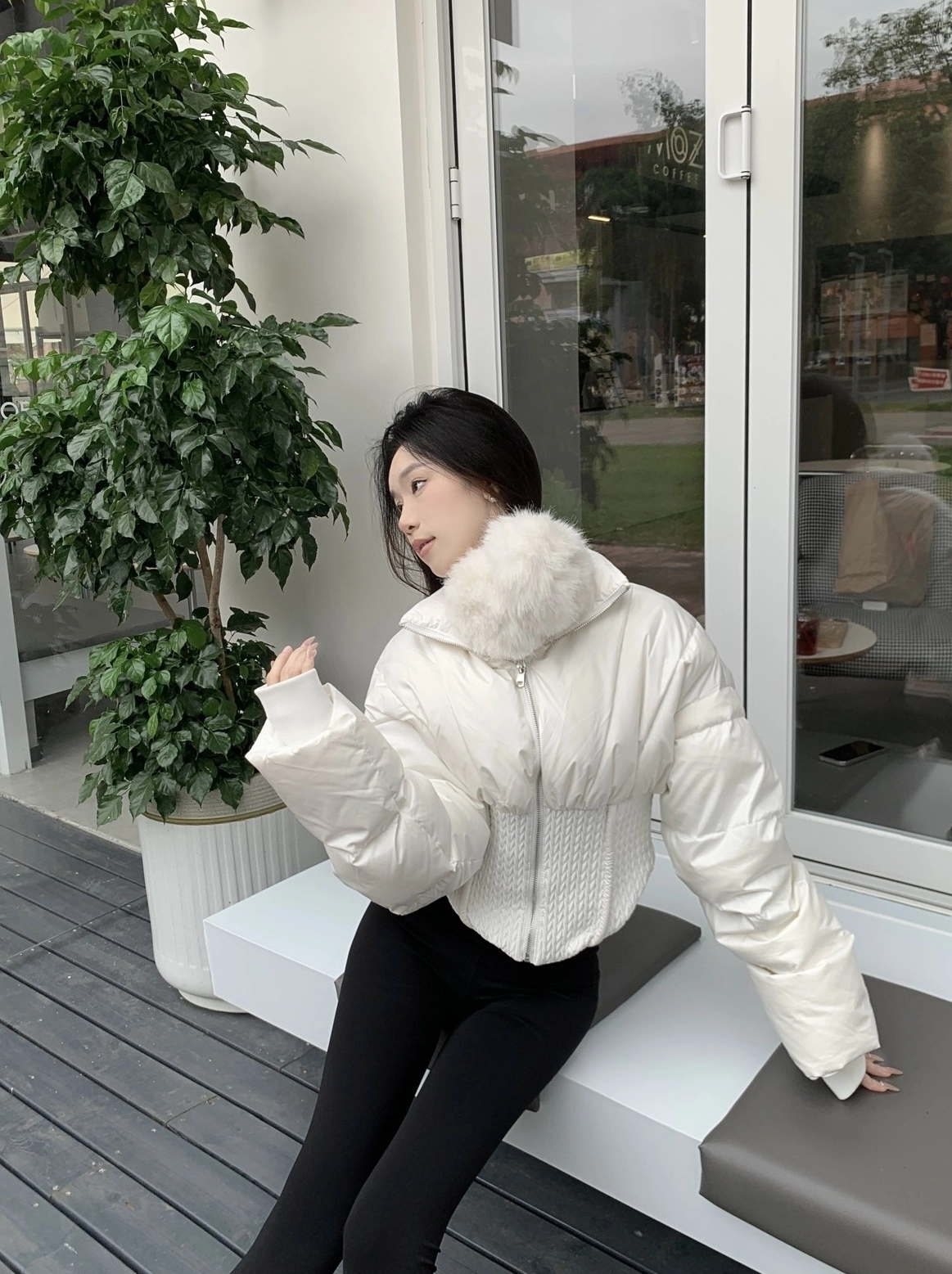 White Corset Puffer Jacket | Jisoo - BlackPink - Fashion Chingu