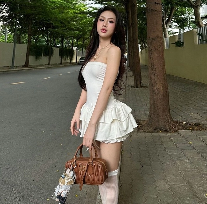 White Layered Skirt Tube Dress | Chaeyoung - Twice - Fashion