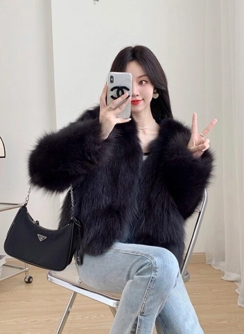 ★LE SSERAFIM チェウォン★ TREEMINGBIRD Zipper Hobo Bag LE SSERAFIM ‪🫶Osaka2days . 🥵HOTHOTHOTな熱い夜でした‬