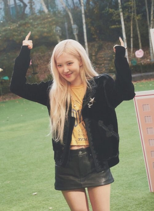 White Number One Girl T-Shirt | Rose - BlackPink - Fashion