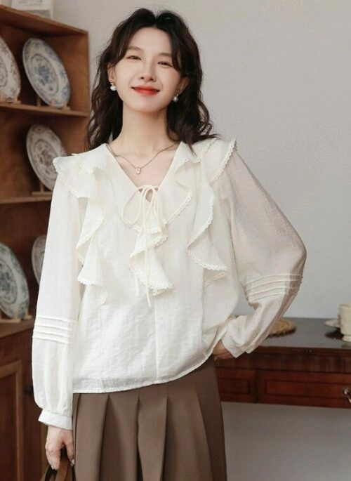 SINOON ■ [YUBIN wearing] Ruffle Can Can Blouse ワンピース MUSINSA | SINOON [YUBIN wearing] Ruffle Can Can Blouse (White)