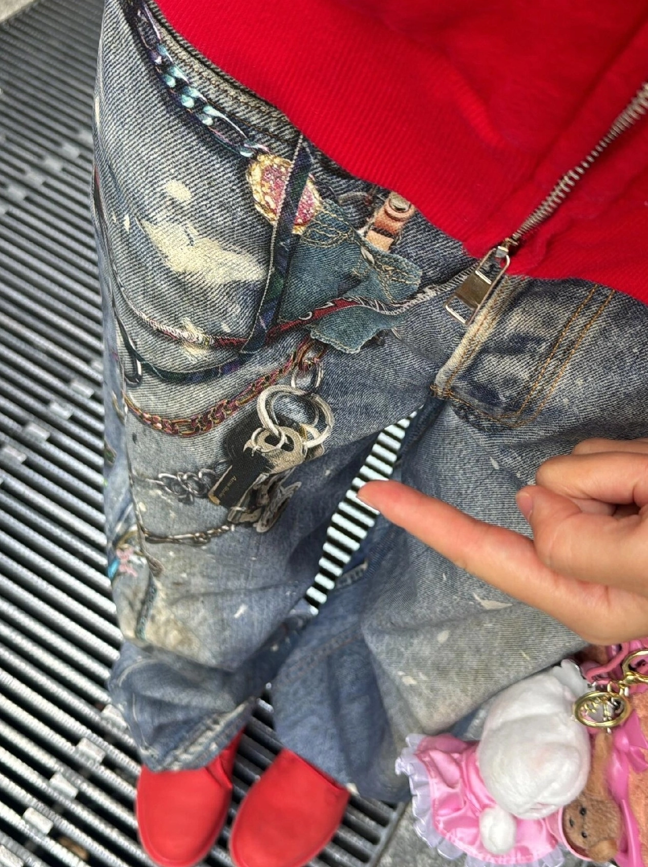 crybaby wild but cutieペンダントVintage Denim Ready Stock] CRYBABY Wild but Cutie (Denim/Neon), Hobbies