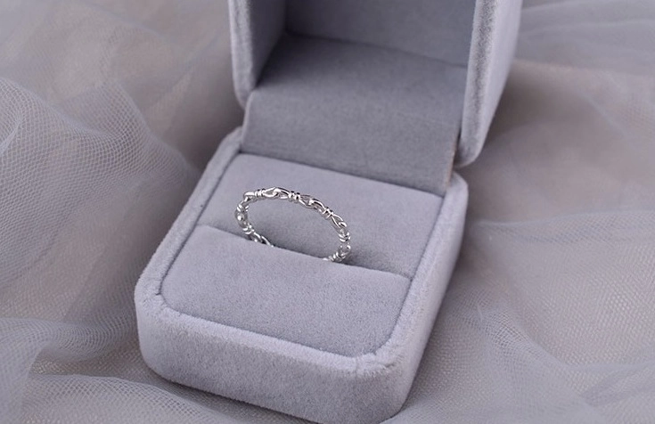 Silver Minimalist Twisted Knot Ring | J-Hope - BTS - Fashion