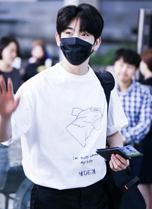 B1A4 ジニョンJIN YOUNG Tシャツ S $_12.JPG?set_id=880000500F