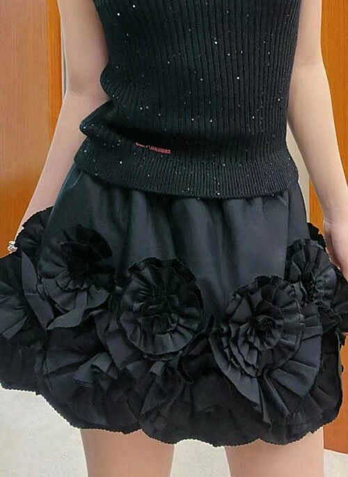 Black 3D Floral Ruffled Skirt | Gaeul – IVE