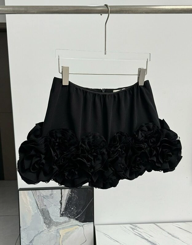 Black Floral Edge Mini Skirt | Gaeul - IVE - Fashion Chingu