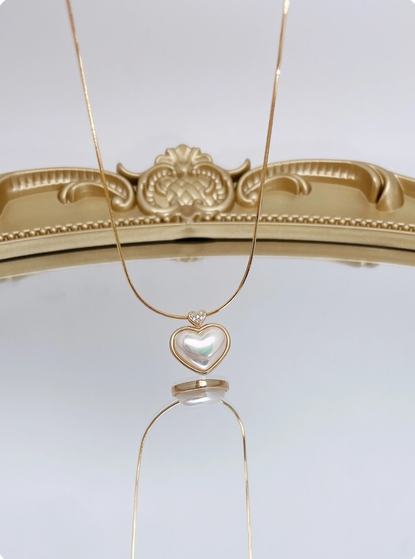 Gold Chain Pearl Heart Pendant Necklace | Jennie - BlackPink