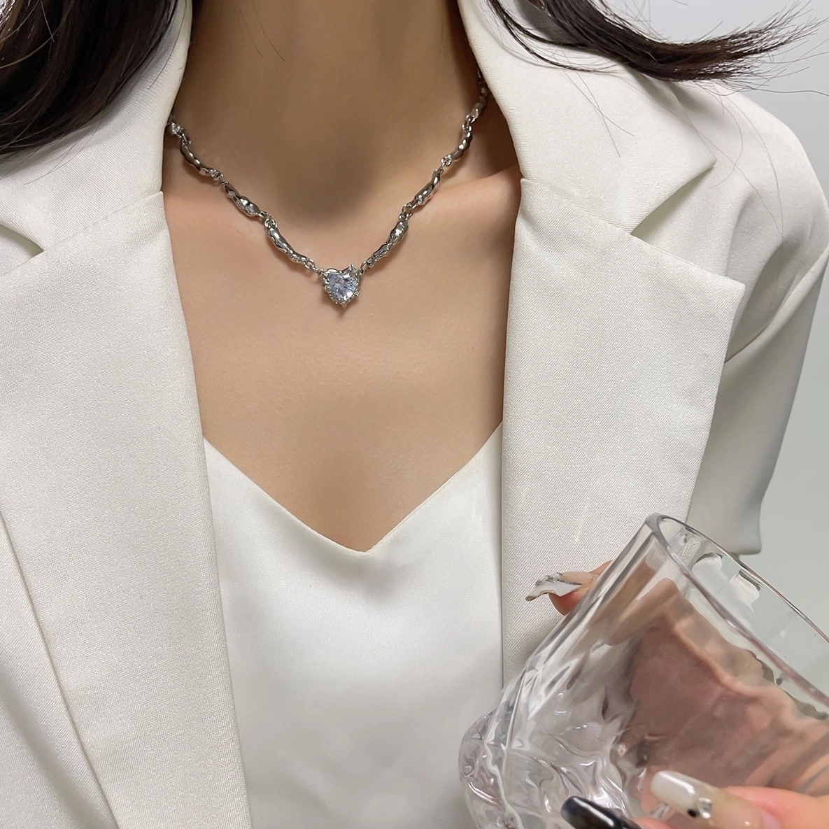 [HAESOOL] テヨン着用☆925 Silver☆Celeb heart chain Necklace HAESOOL] テヨン着用☆925 Silver☆Celeb heart chain Necklace
