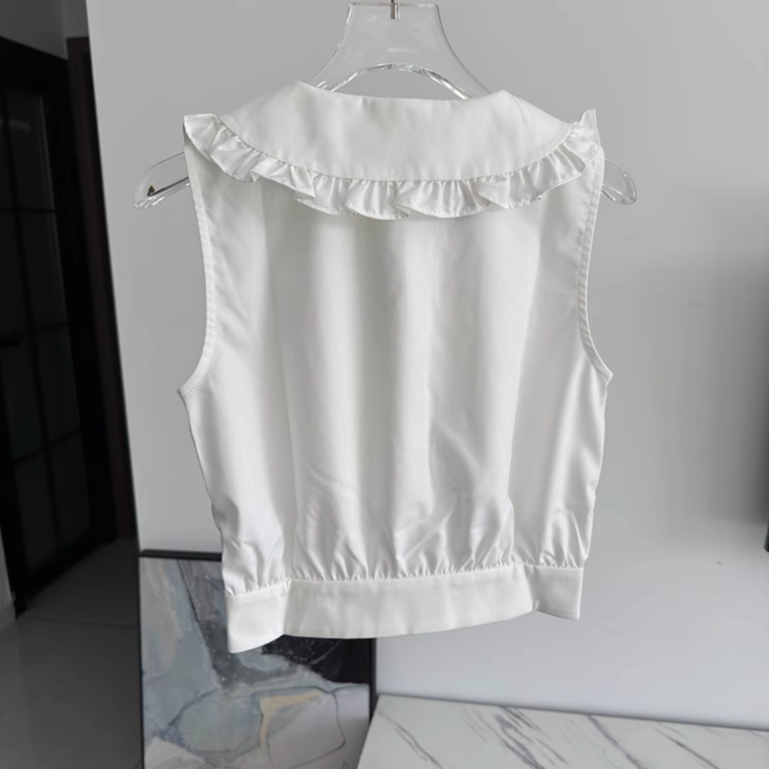 White Doll Collared Ruffle Crop Top | Moka - ILLIT - Fashion