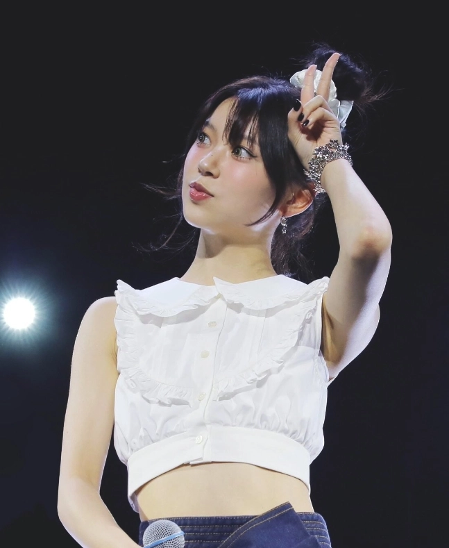 White Doll Collared Ruffle Crop Top | Moka - ILLIT - Fashion